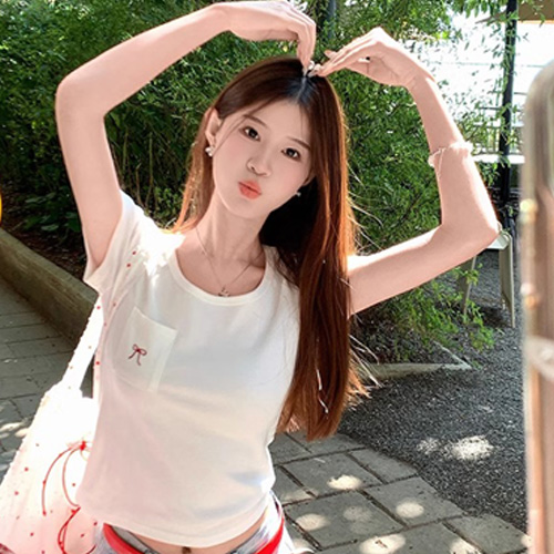 92棉8氨纶 慵懒百搭刺绣口袋圆领短袖T恤女修身显瘦内搭小上衣潮